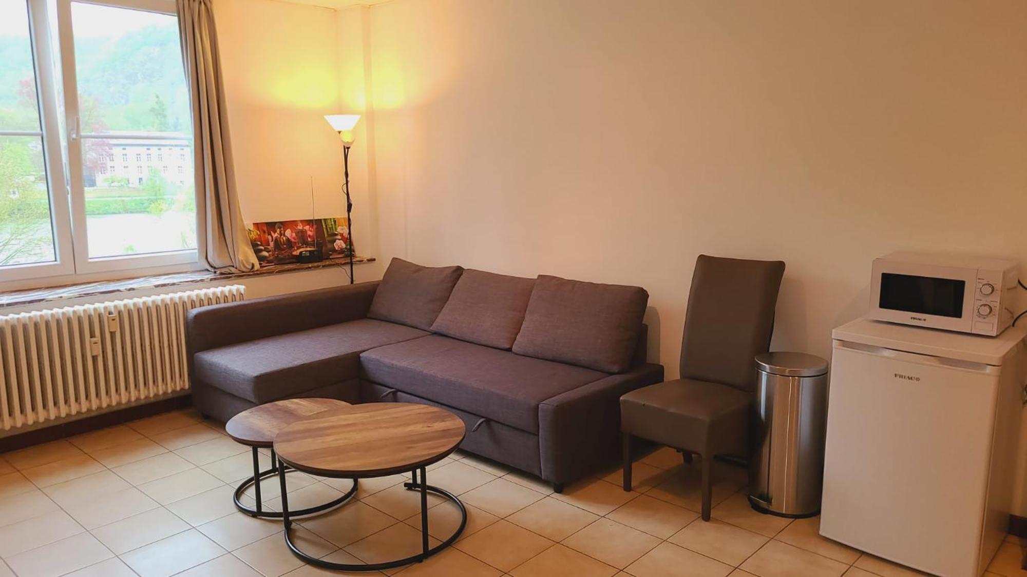 Hebergement Basique Et Fonctionnel Bon Rapport Qualite Prix Apartment Nameche Exterior photo